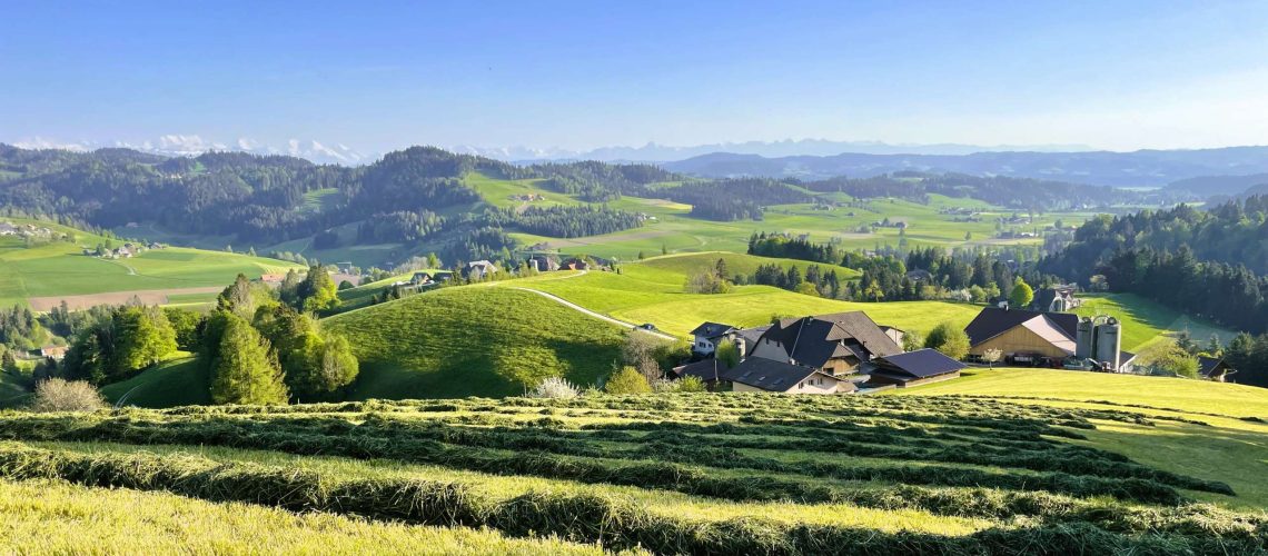 Emmental_Baerhegen_Sumiswald_Aussicht_Sommer_IH-16x9-v7z8wm1k44az9zd